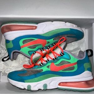 Nike Wmns Air Max 270 React